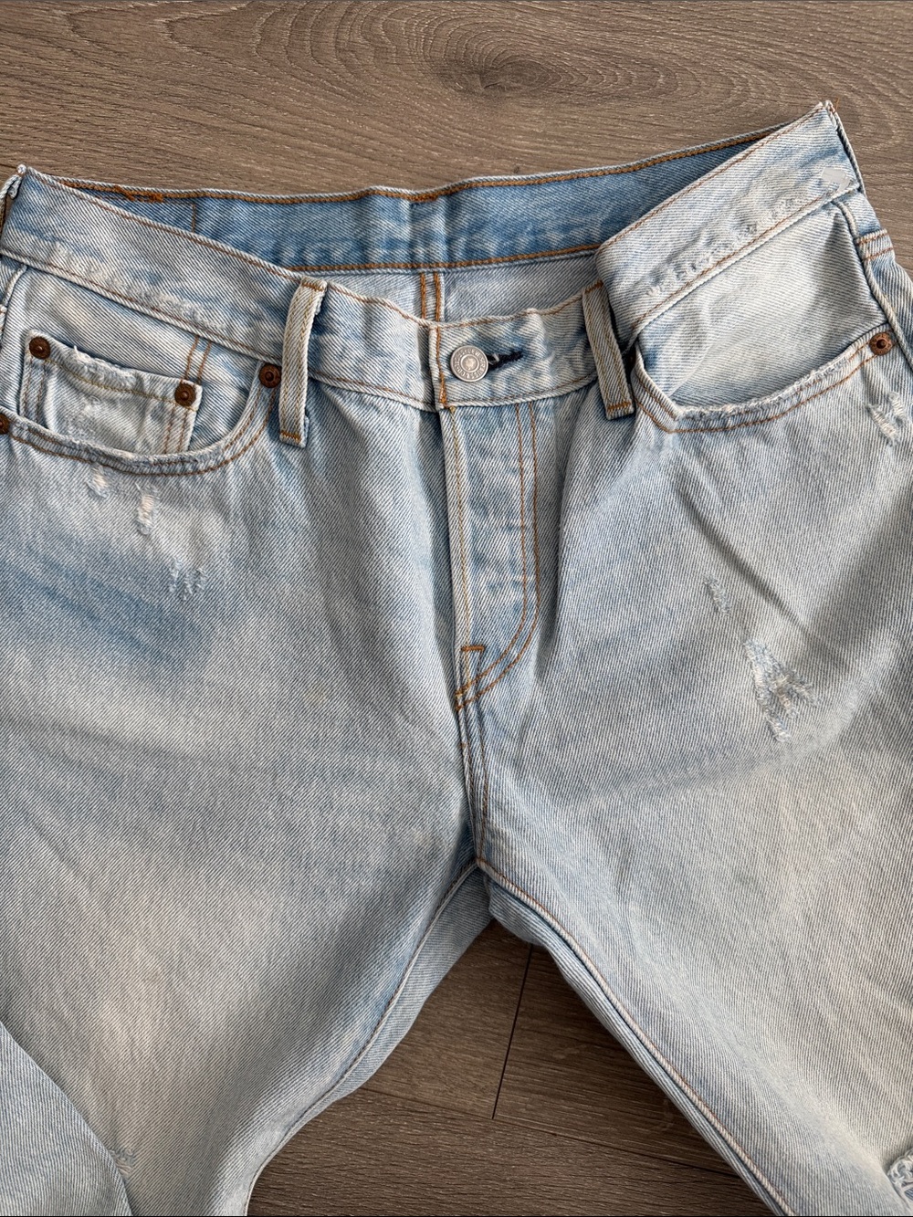 Vintage Levi's | 501 CT Light Wash Slim Straight Ripped Jeans | W27 L32 - Picture 4 of 4